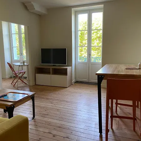 Au Coeur Des Sources - Face Aux Parcs & Thermes - Hypercentre Apartment *